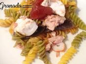 Ensalada pasta fresas desecadas
