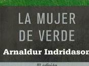 mujer verde (RBA)