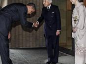 Babeando ante dinero poder políticos