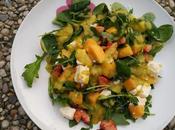 Ensalada mango pollo picante