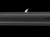 Jugando escondite lunas Saturno