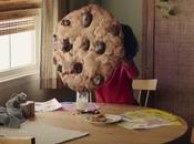 Todo vuelve gigante nuevo anuncio iPhone