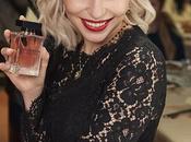 Emilia Clarke, anuncio Dolce&amp;Gabbana para perfume, Only One. reseña anuncio.