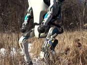 Robot Atlas saltando