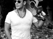 Carlos Esquivel lana alegre romántico tema “Pienso