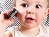 ¿Son teléfonos móviles juguetes para bebés?