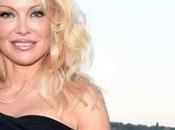Pamela Anderson (@pamfoundation) ‏acusó #EEUU estar “organizando sangriento golpe” #Venezuela