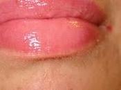 Changing Lipgloss WhomBoom (Essence)