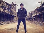 Periodista llena críticas sacarse foto lugar destruido guerra