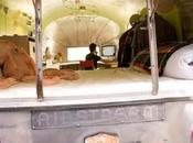 Antigua caravana original 1959 Airstream convertida fantástico estudio móvil