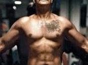 Ajay Devgan luce abdominales nueva película