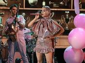 Katy Perry presenta primera directo single ‘Small Talk’