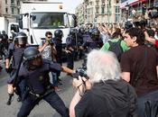 Brutal agresión policial contra acampados Barcelona