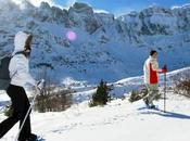 Paseos raquetas nieve: deporte ideal para practicar familia amigos