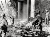 Historia imagen: Japonés rindiéndose pelotón Marines