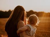 ¿Cómo contribuye crianza hijos riesgo problemas relacionados alcohol?