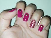 Manicura fucsia dorado