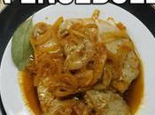Atún encebollado