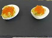 Huevos rellenos guacamole caviar salmón