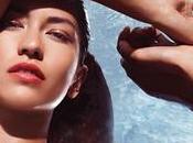 Mirada Intensa Labios Seductores Mano Shiseido