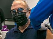 Emilio estefan recibe vacuna contra covid-19…