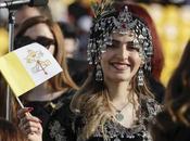 Miles llenan estadio para último evento Papa Iraq