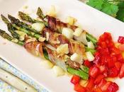 Espárragos panceta vinagreta fresas