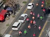 Video Repartidores protestan Chile tras brutal ataque Santiago