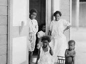 Familia Panameña escasos recursos económicos vivienda 1907