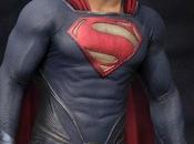 nuevo traje Superman: Steel