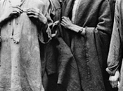 «quien tiene algo vivir, capaz soportar cualquier cómo»