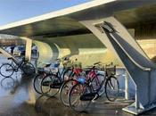 Dinamarca está reutilizando palas turbinas eólicas desechadas como refugios para bicicletas