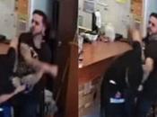 (Video) Energúmeno ataca mesero espalda poniente capital