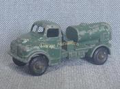 Camión militar cisterna Austin Matchbox