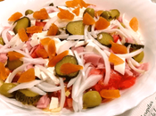 Ensalada jamón queso fresco encurtidos orejones