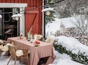 Cabaña escandinava acogedora nieve