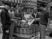 Padilla: popular Hilario atendiendo grupo clientes prensa deportiva