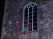 Fantasma niña iglesia abandonada cornualles, gran bretaña -video vivo-