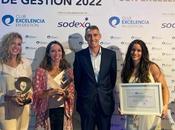 Álvaro Parra recoge premios reconocimiento excelencia, innovación sostenibilidad Fundación Jiménez Díaz
