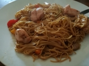 Fideos fritos pollo verduras