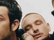 1975, Smith Petras lideran listas ventas británicas