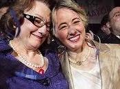Alcaldesa Houston, abiertamiente lesbiana atacada cura