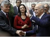 Papandreu podría irse gana moción confianza