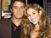 #ENTRETENIMIENTO ¿Romance vista? Shakira (@Shakira) Alejandro Sanz (@AlejandroSanz) podrían comprar mansión juntos #Miami