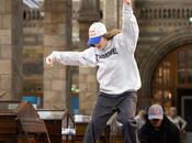 Campeona olímpica patinó dentro Museo Historia Natural Londres