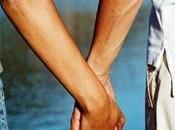 Lenguaje Corporal seducción. Gestos indican quien lleva relación