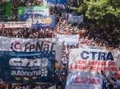 Miles persona manifiesto plaza frente congresos