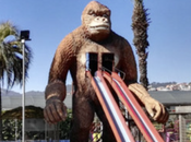 Parque infantil figura gigante King Kong sólo media hora