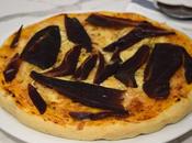 Pizza quesos jamón pato