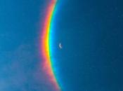 Coldplay estrena videoclip single ‘feelslikeimfallinginlove’